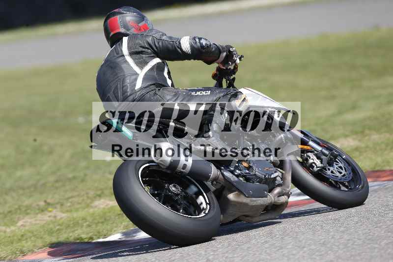 /44 09.08.2025 Plüss Moto Sport ADR/Einsteiger/unklar backside